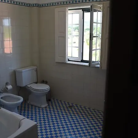 Quinta Das Amendoeiras Guest house Palmela